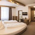 Hotel Post 4*