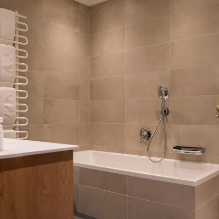 Post فندق سانكت أنتون ام ارلبرغ