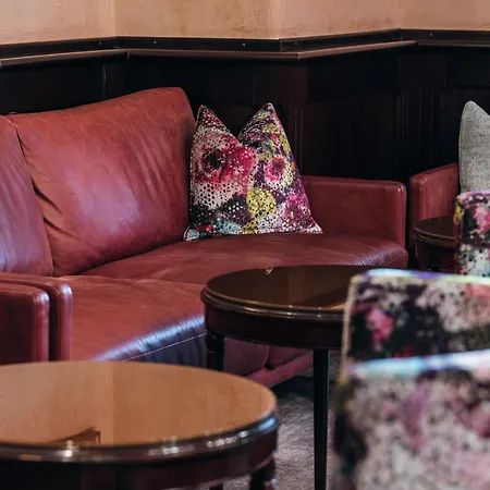 Ξενοδοχείο Post 4*