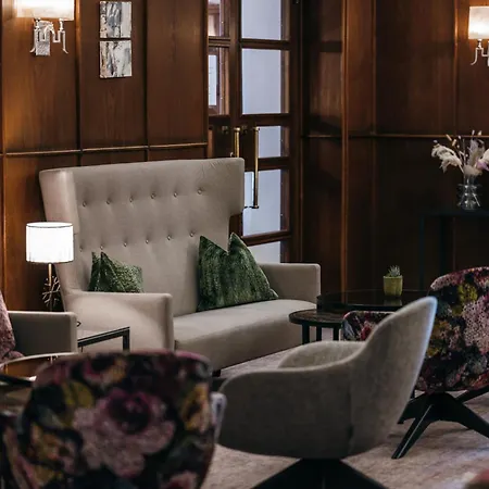 Post Ξενοδοχείο 4*