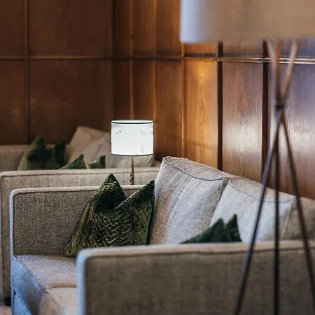 Post فندق سانكت أنتون ام ارلبرغ