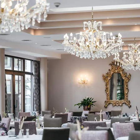 Ξενοδοχείο Post 4*