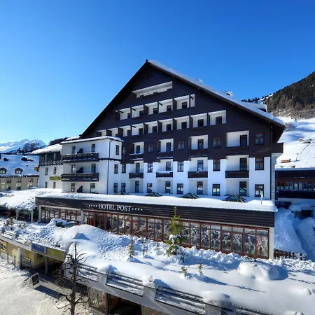 Hotel Post 4*