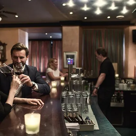 Post Ξενοδοχείο 4*