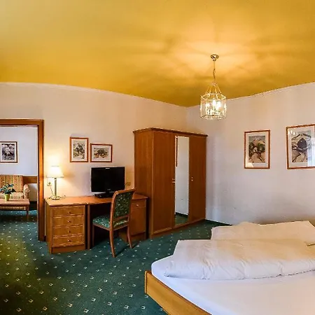 Hotel Post 4*