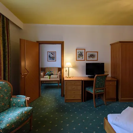 Отель Post 4*